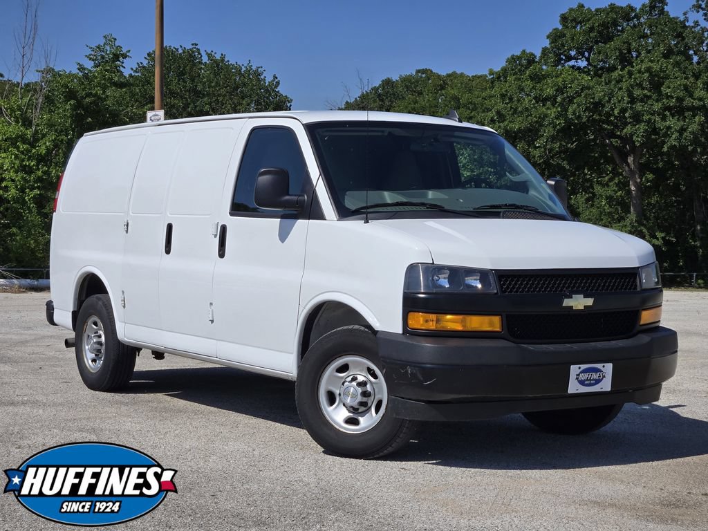 Used 2021 Chevrolet Express 2500 RWD image 1