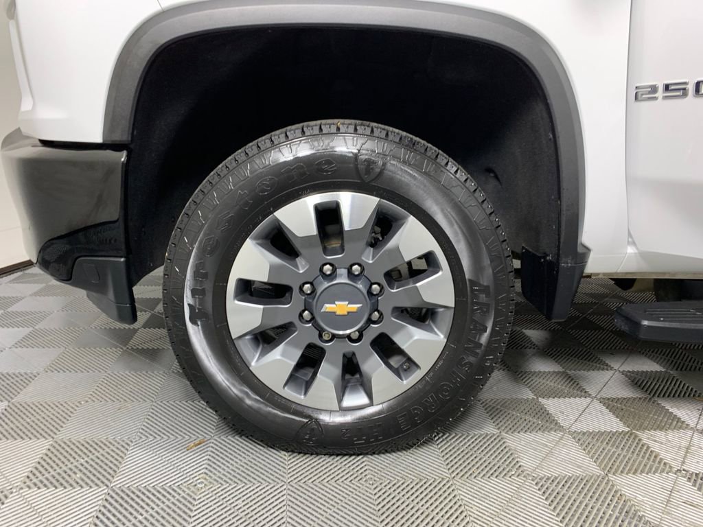 Used 2022 Chevrolet Silverado 2500 Custom w/ Custom Value Package AWD/4WD image 11