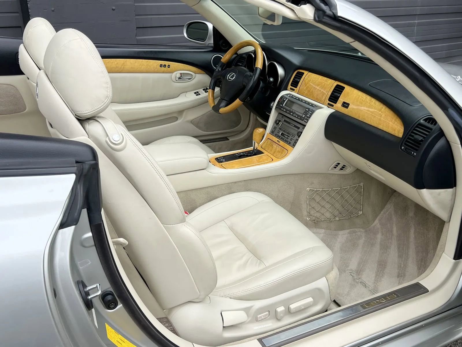 Used 2002 Lexus SC 430 Convertible image 15