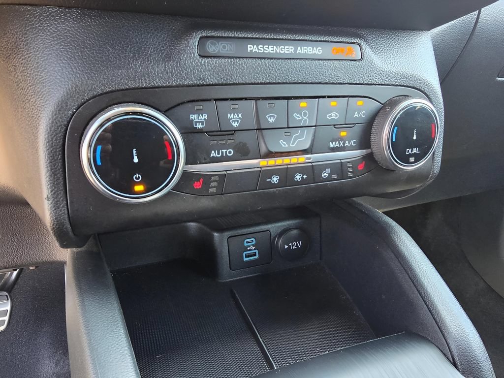 Used 2023 Ford Escape ST-Line Select AWD/4WD image 19