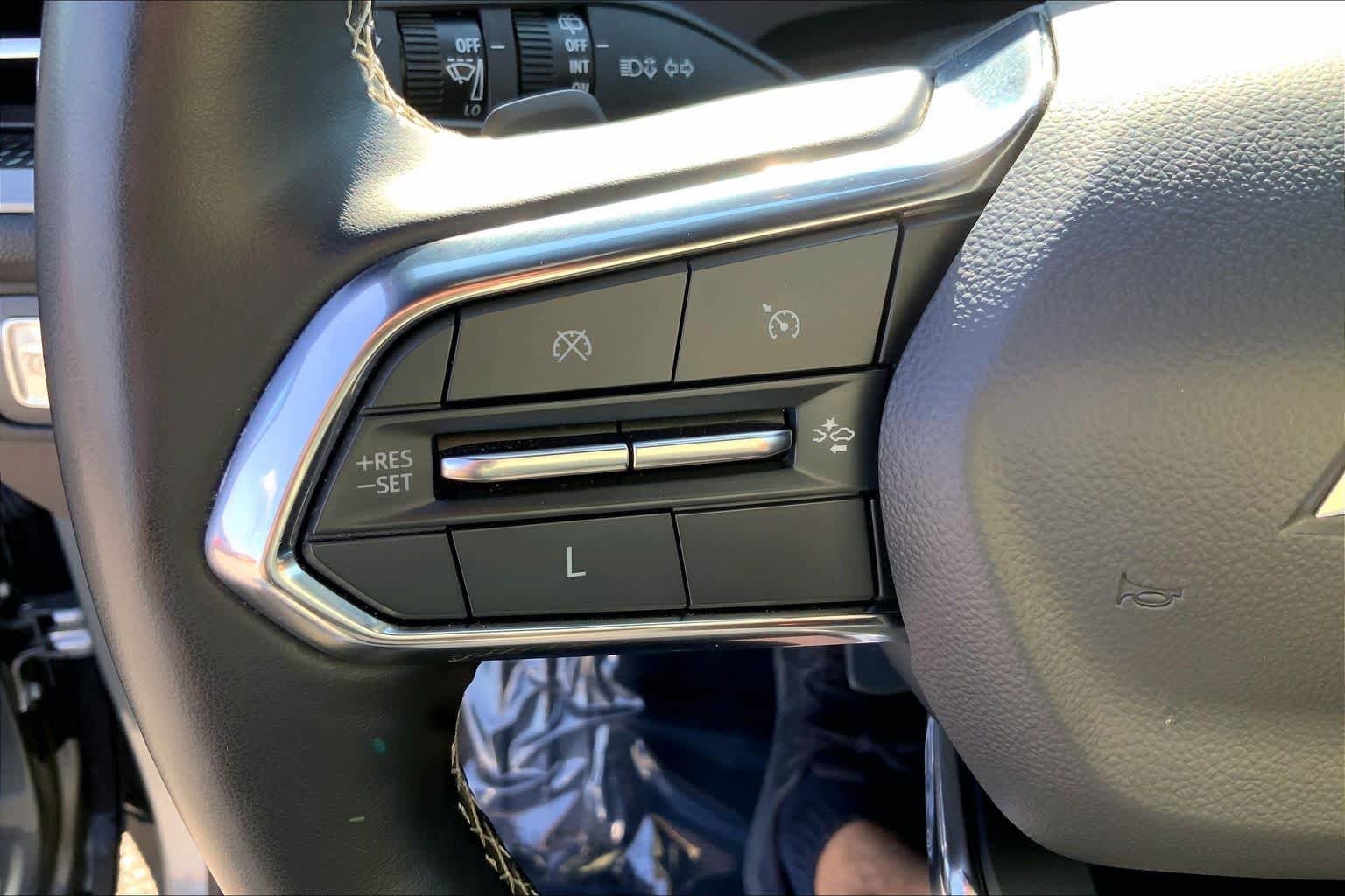 Used 2024 Chevrolet Traverse LT image 22