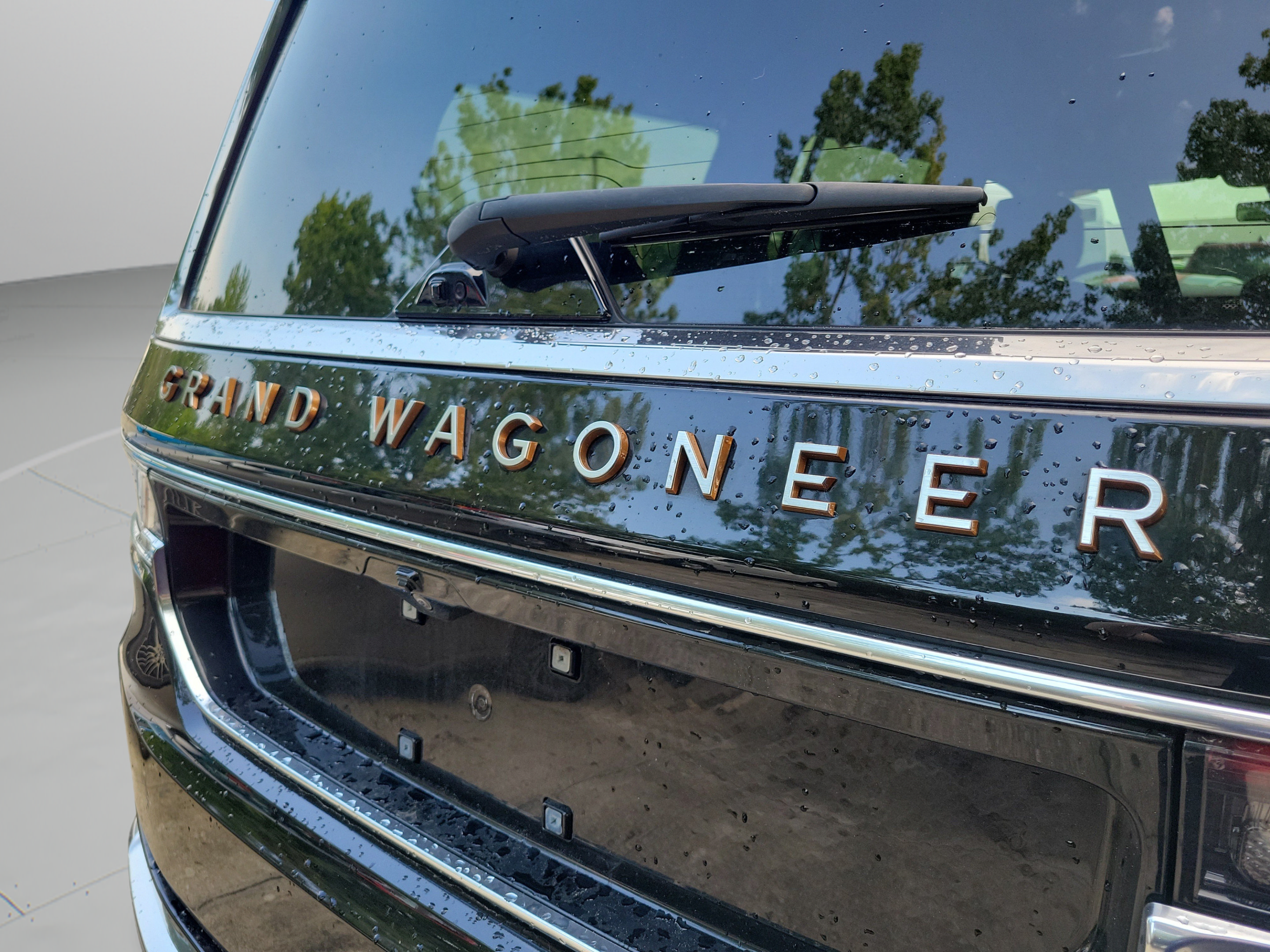 Certified 2024 Jeep Grand Wagoneer Series III AWD/4WD image 31