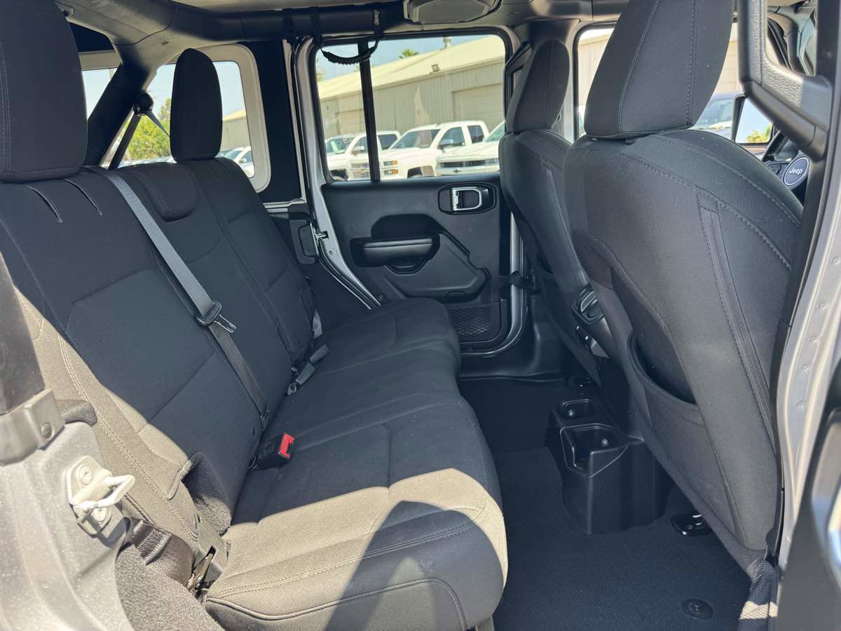 Used 2018 Jeep Wrangler Unlimited Sport S image 29