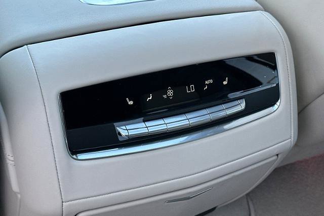 New 2026 Cadillac Escalade ESV Platinum Sport w/ LPO, ONYX Package image 13