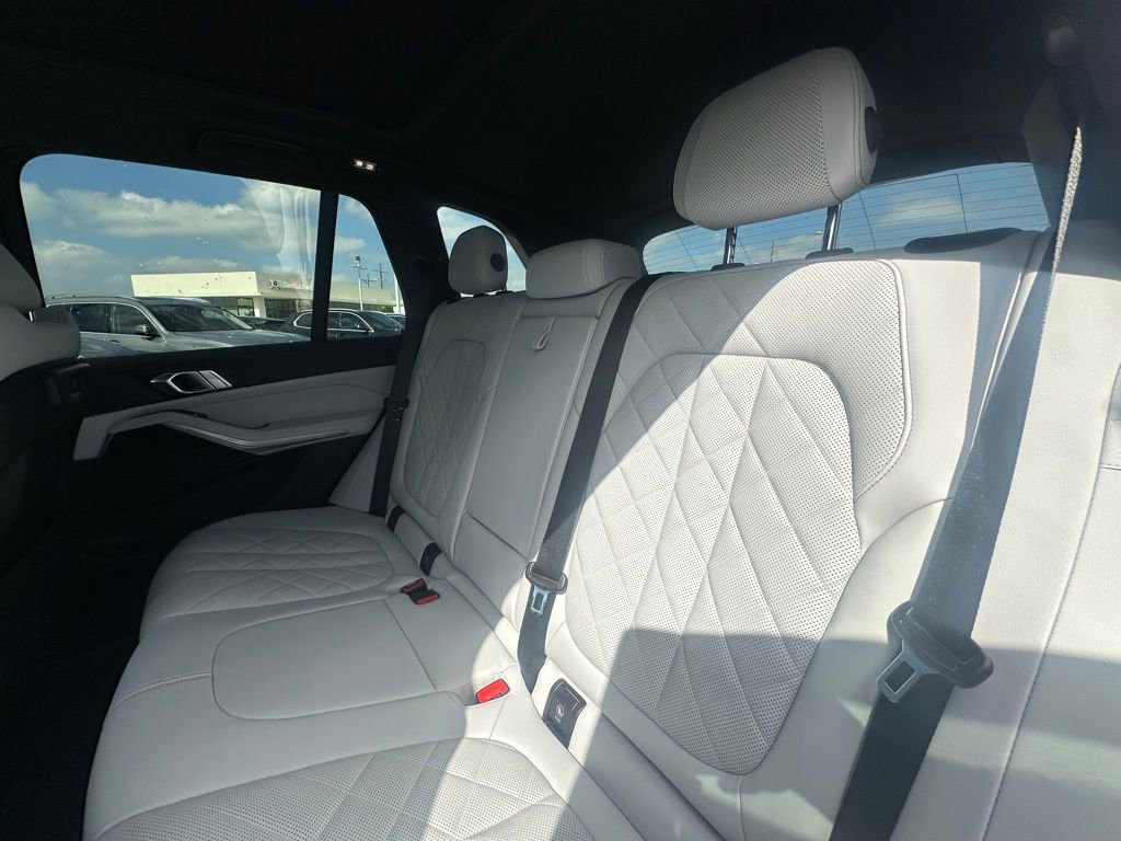Certified 2023 BMW X5 xDrive40i w/ Premium Package image 24