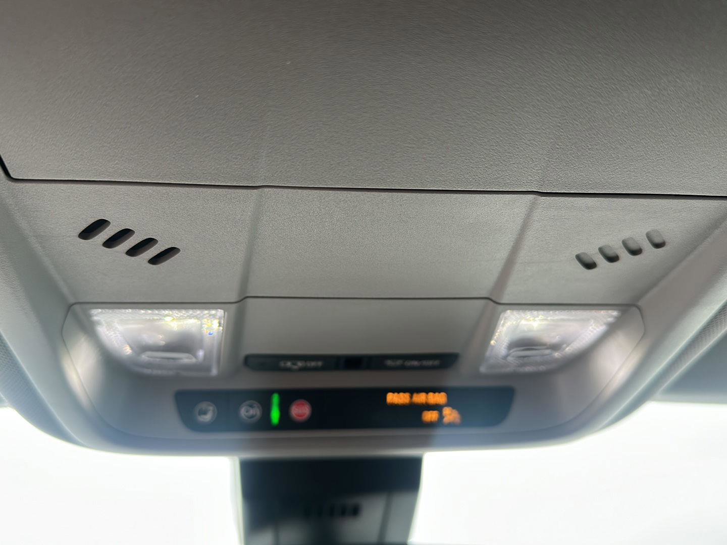 Used 2024 GMC Terrain SLE w/ Driver Convenience Package image 36