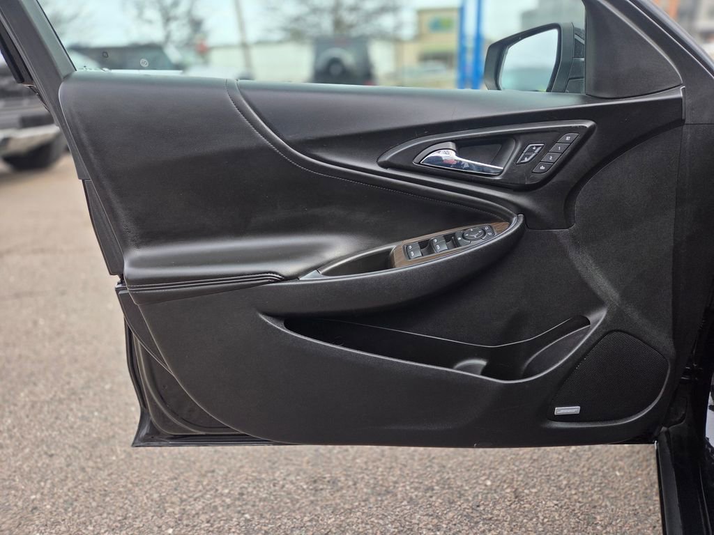 Used 2016 Chevrolet Malibu Premier w/ Driver Confidence Package II image 13