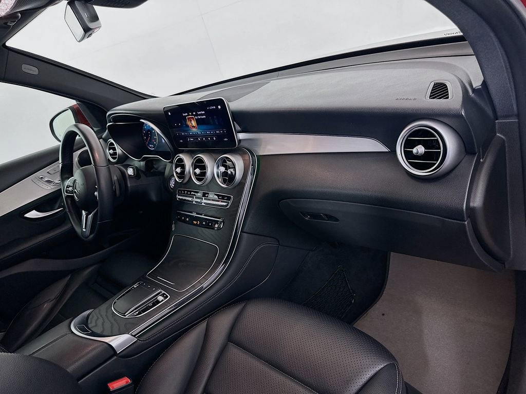 Used 2020 Mercedes-Benz GLC 300 image 28