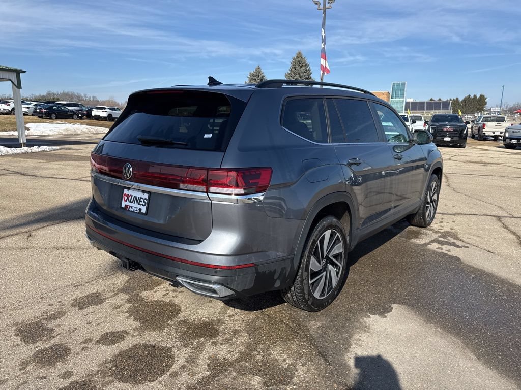 Used 2024 Volkswagen Atlas SE FWD image 10