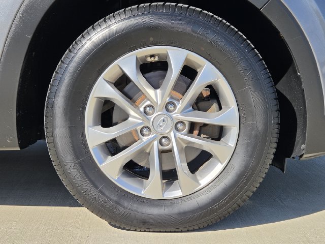 Used 2019 Hyundai Santa Fe SEL FWD image 12