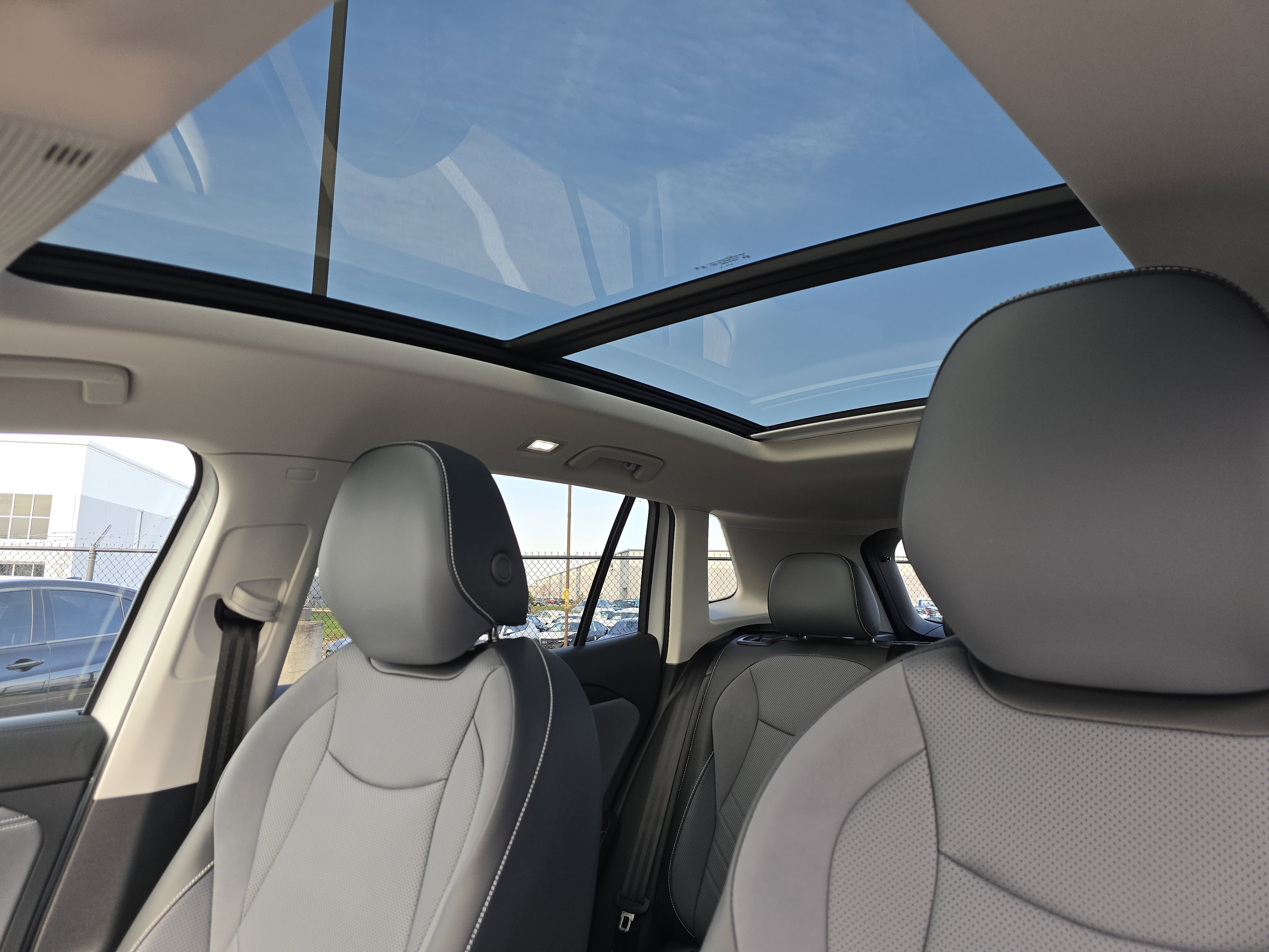 New 2026 Volkswagen Tiguan SE image 9