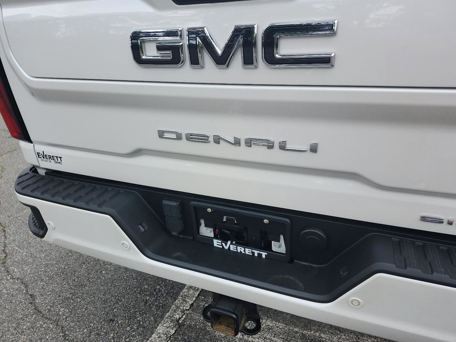 Used 2024 GMC Sierra 2500 Denali Ultimate AWD/4WD image 4
