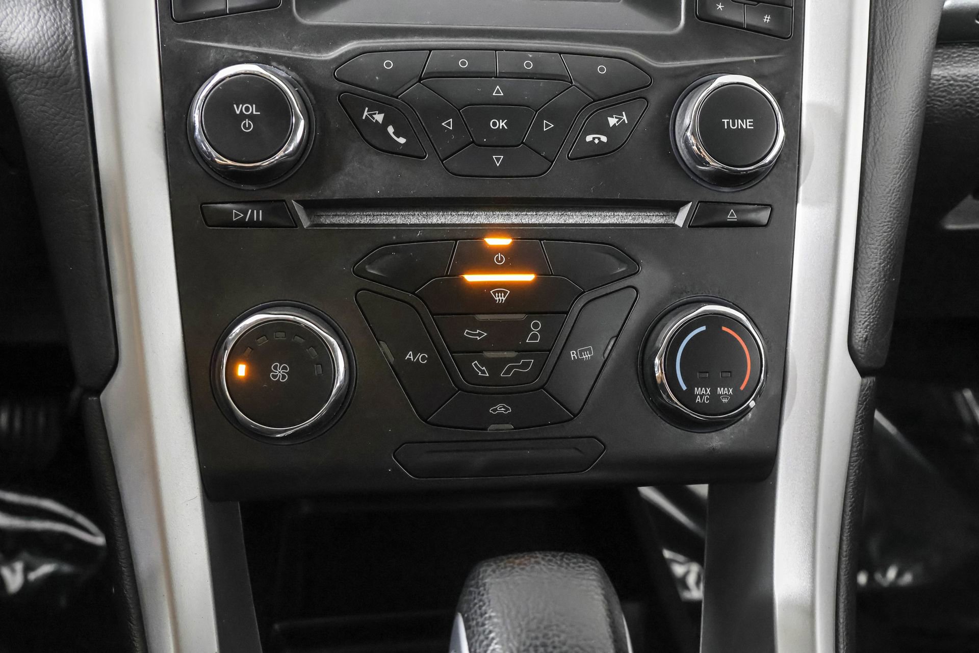 Used 2016 Ford Fusion SE image 29