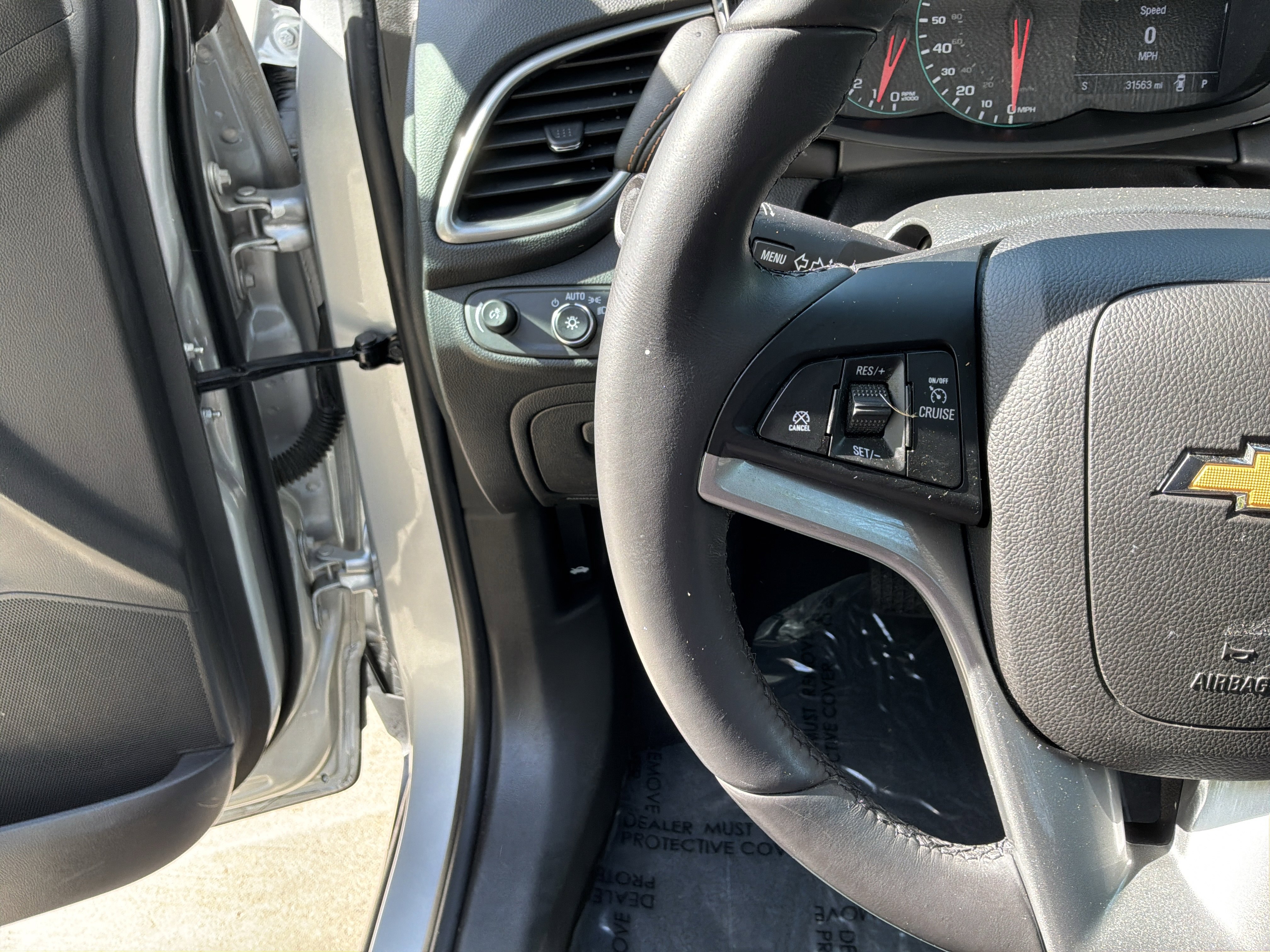 Used 2021 Chevrolet Trax LT w/ Driver Confidence Package image 17