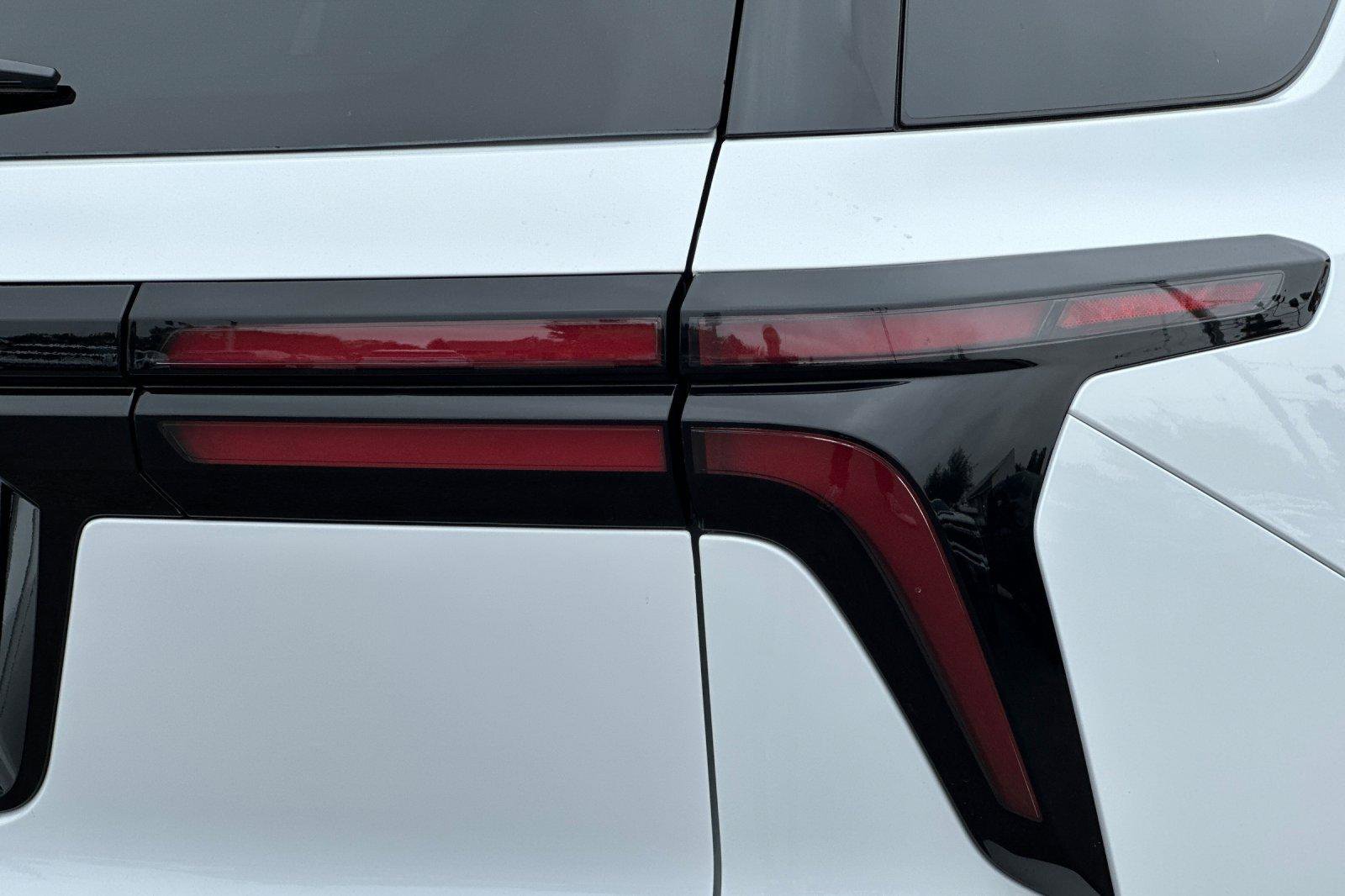 New 2026 Chevrolet Traverse LT w/ Enhanced Driving Package image 38