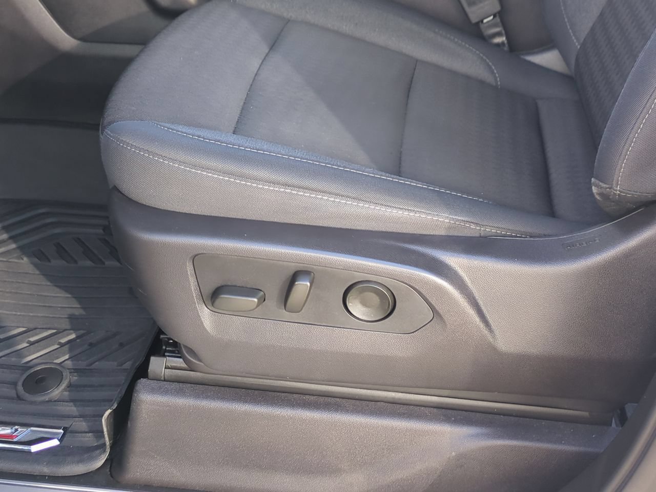 Used 2024 Chevrolet Silverado 1500 LT Trail Boss w/ Convenience Package II AWD/4WD image 35