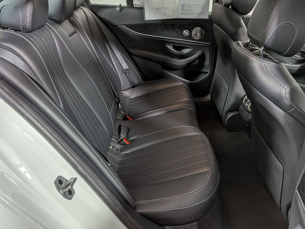 Used 2022 Mercedes-Benz E 350 4MATIC Sedan image 38