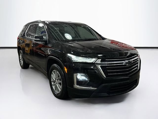 Used 2023 Chevrolet Traverse LT image 3