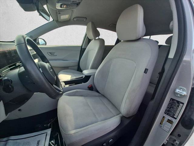 Used 2025 Hyundai Kona SEL AWD/4WD image 16