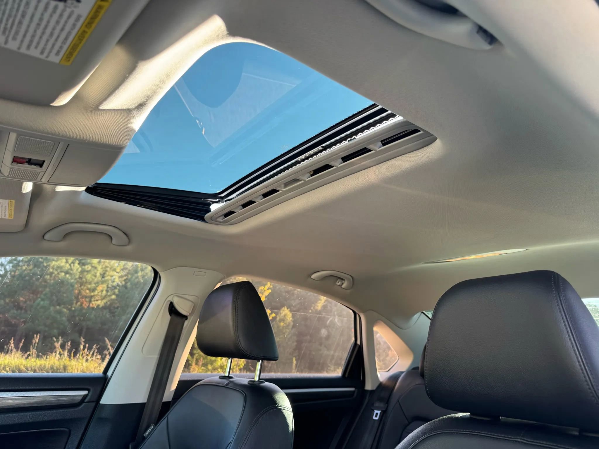 Used 2018 Volkswagen Passat 2.0T SEL Premium image 12