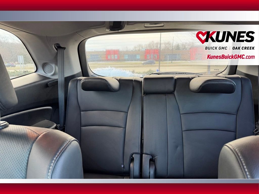 Used 2021 Honda Pilot Touring image 11