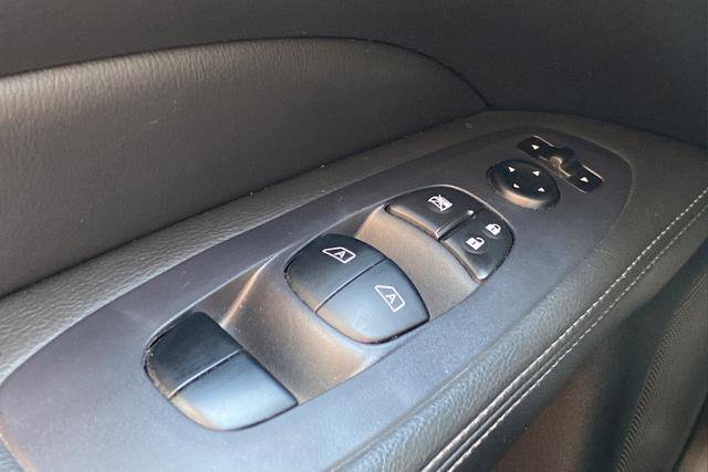 Used 2019 Nissan Pathfinder SV w/ SV Tech Package AWD/4WD image 21