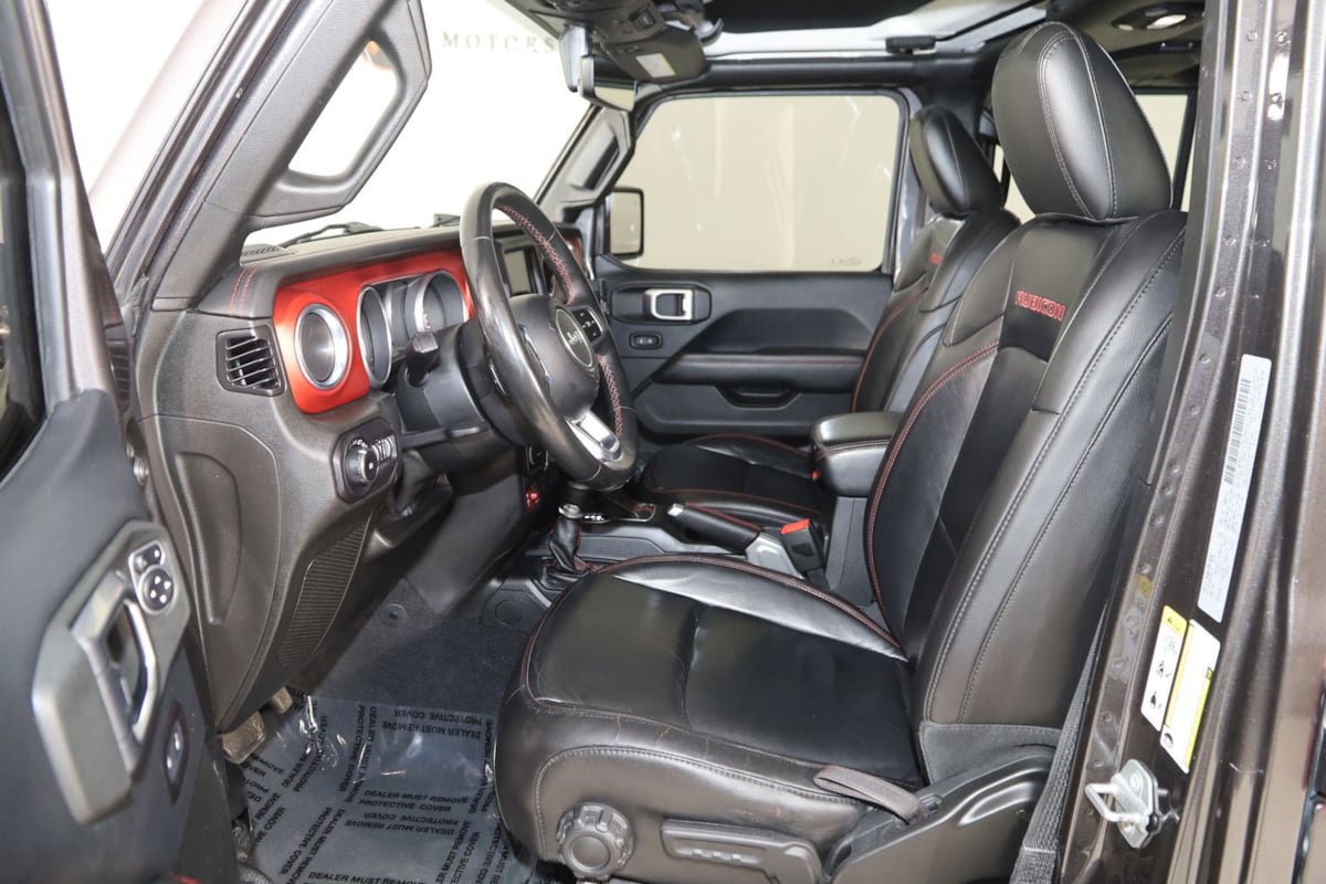 Used 2018 Jeep Wrangler Unlimited Rubicon w/ Dual Top Group AWD/4WD image 12