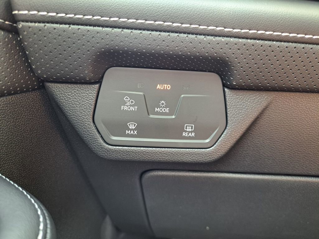 New 2026 Volkswagen Atlas SE image 14