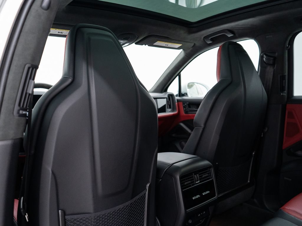 Used 2026 Porsche Cayenne GTS AWD/4WD image 24