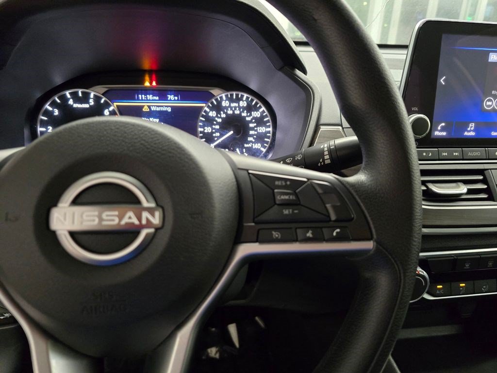 Used 2024 Nissan Altima 2.5 SV FWD image 19