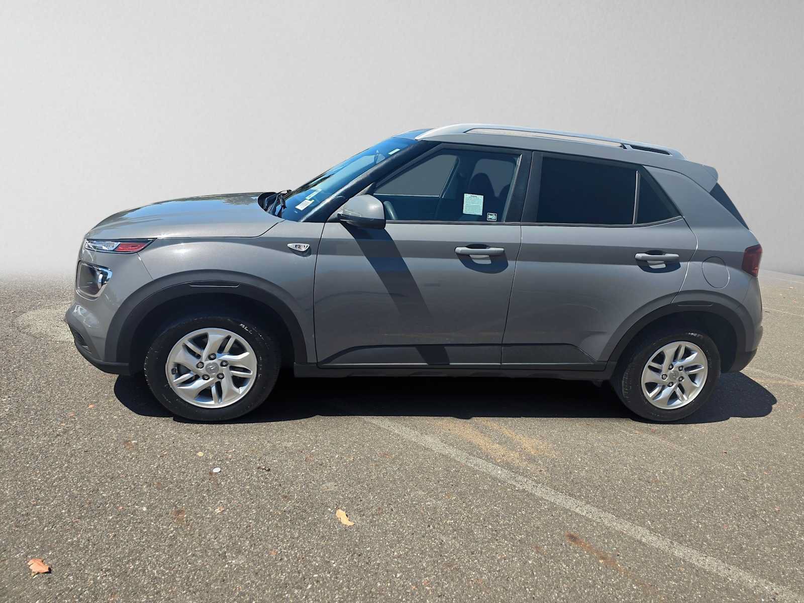 Used 2020 Hyundai Venue SEL FWD image 6