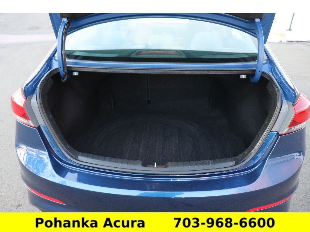 Used 2017 Hyundai Elantra SE image 23