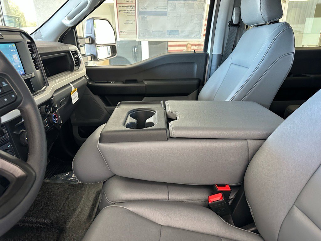 New 2026 Ford F350 XL w/ XL Chrome Package image 24