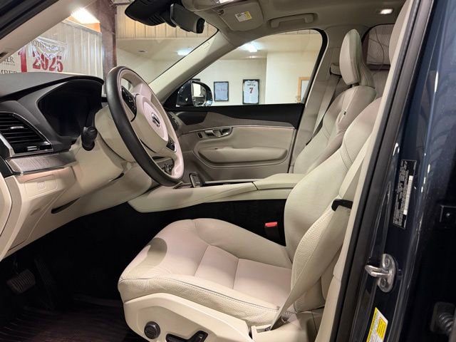 Used 2025 Volvo XC90 B6 Plus w/ Protection Package Premier AWD/4WD image 9