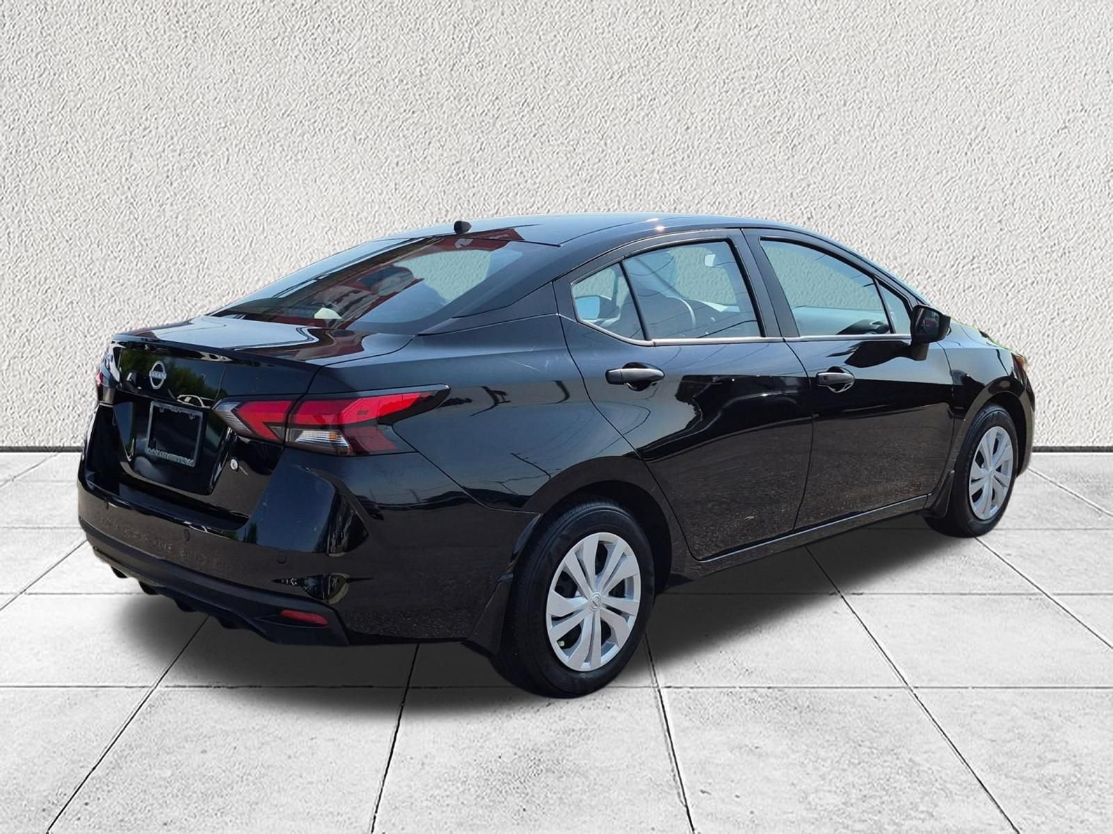 Used 2025 Nissan Versa S w/ Trunk Package FWD image 3