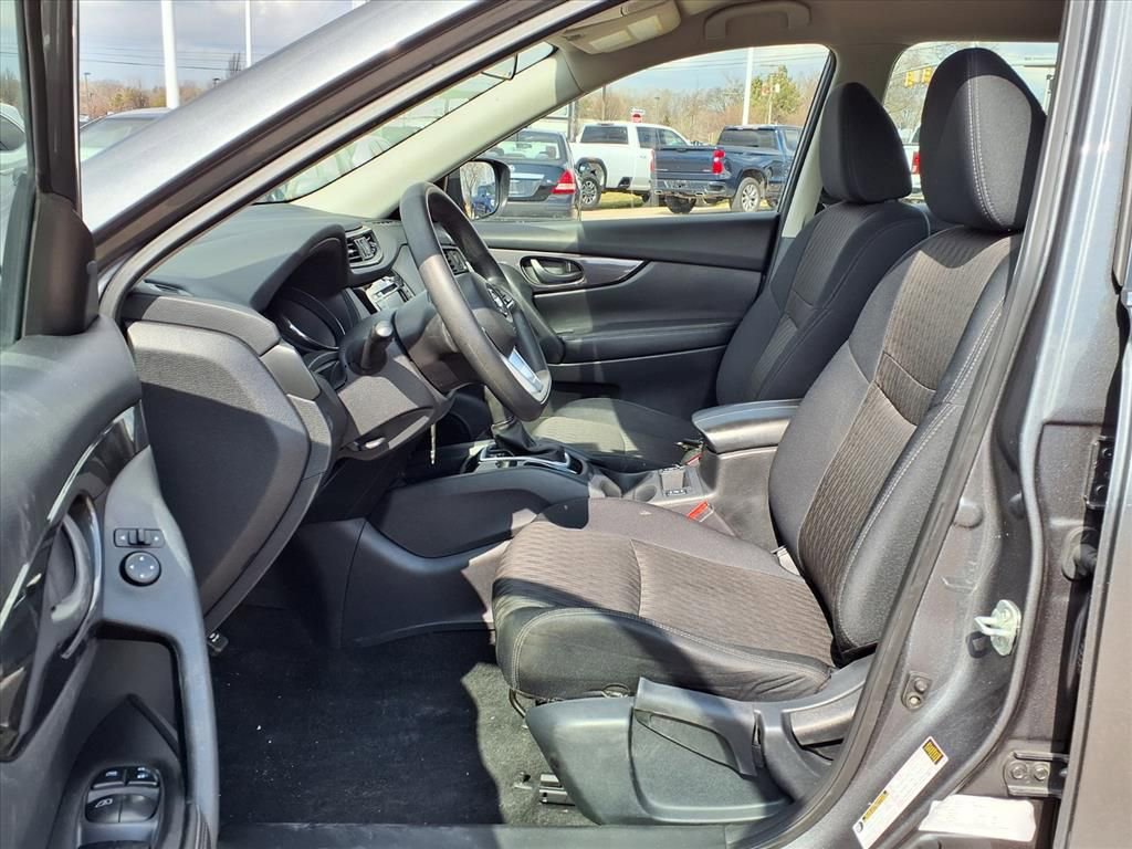 Used 2019 Nissan Rogue S image 17