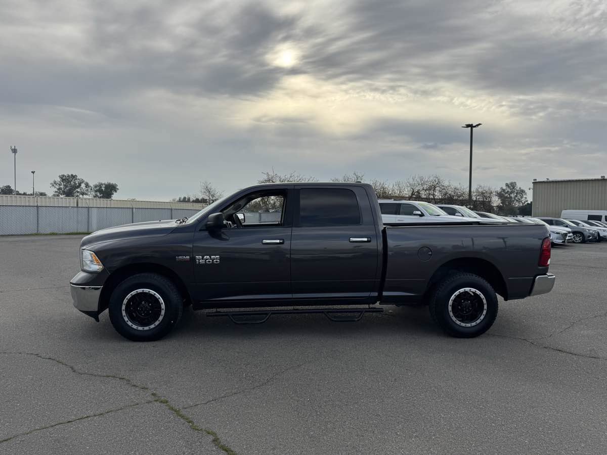 Used 2017 RAM 1500 Classic SLT image 7