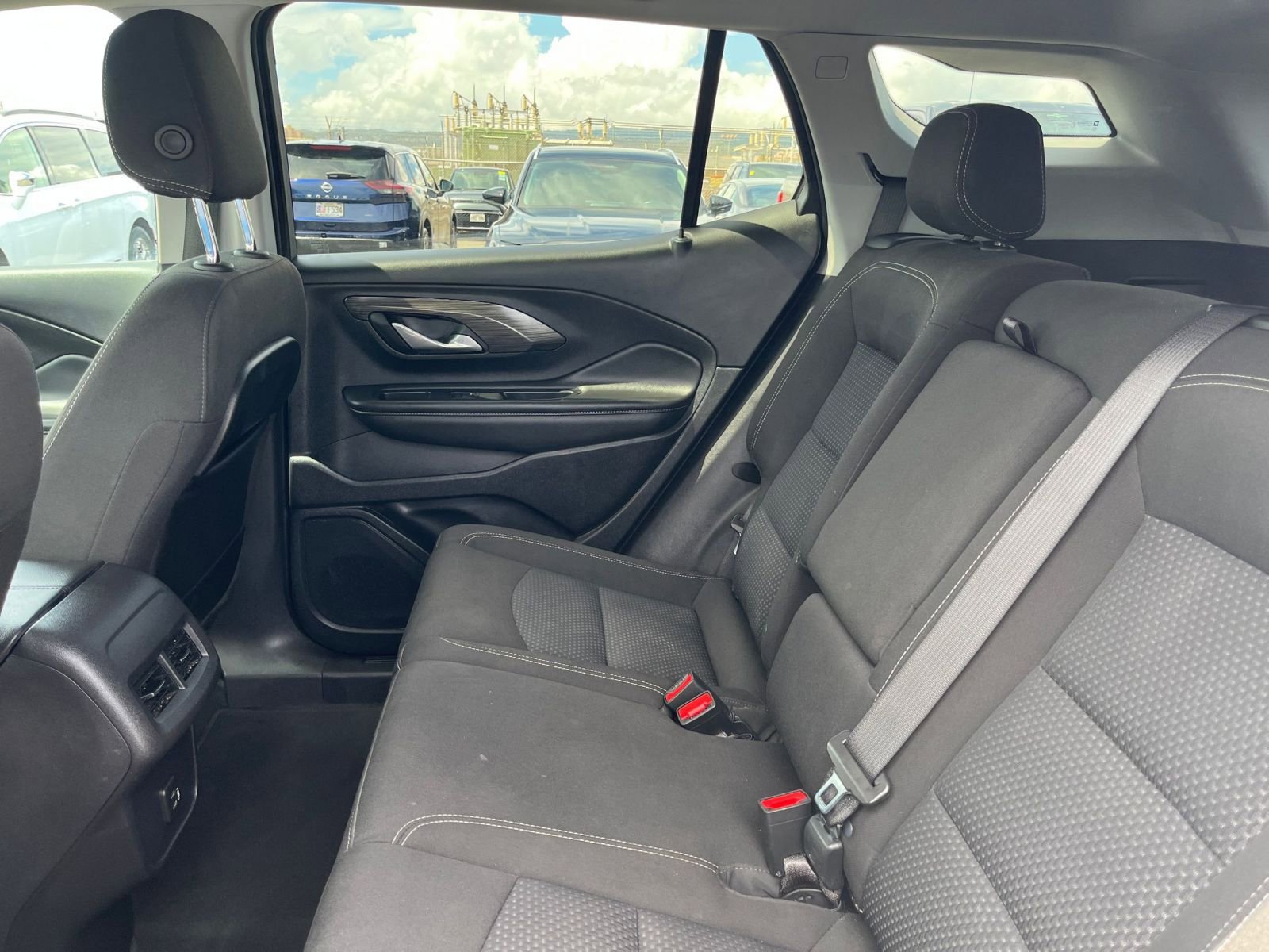 Used 2024 GMC Terrain SLE FWD image 25