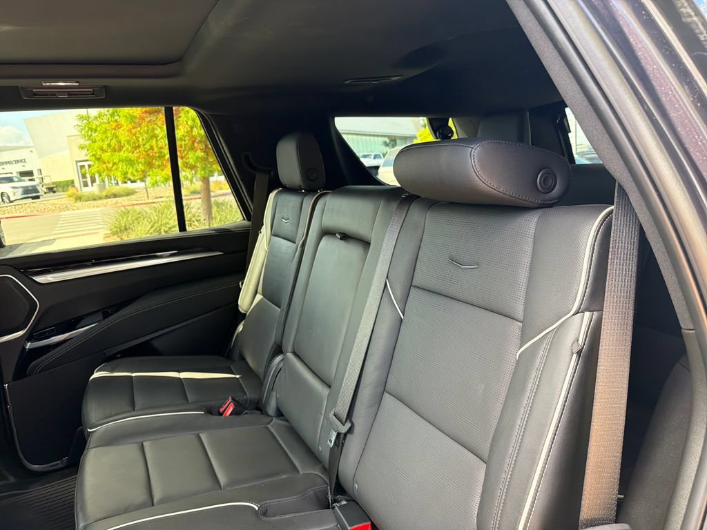 Certified 2025 Cadillac Escalade Sport w/ LPO, Floor Liner Package AWD/4WD image 38