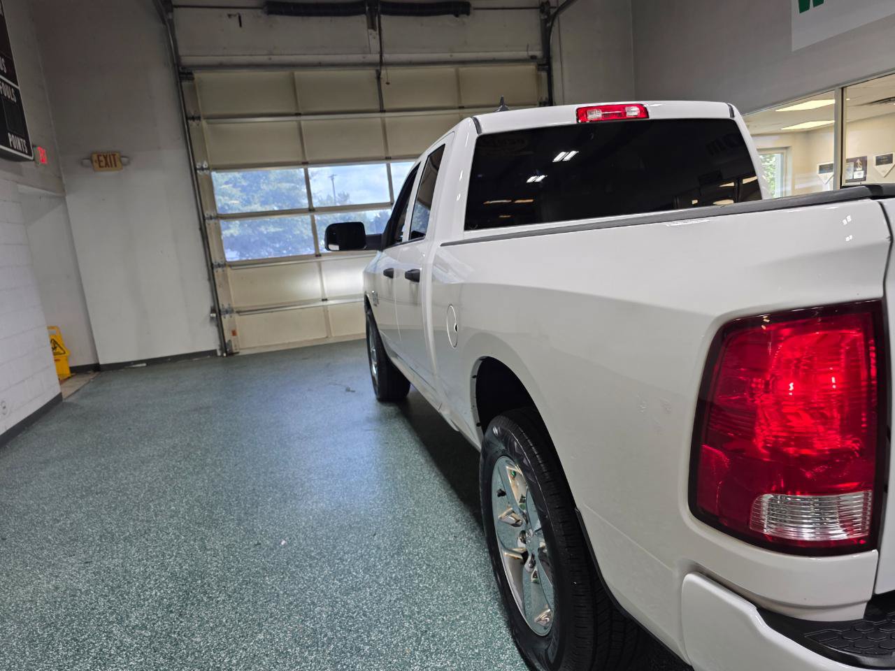 Used 2019 RAM 1500 Express w/ Express Value Package AWD/4WD image 10