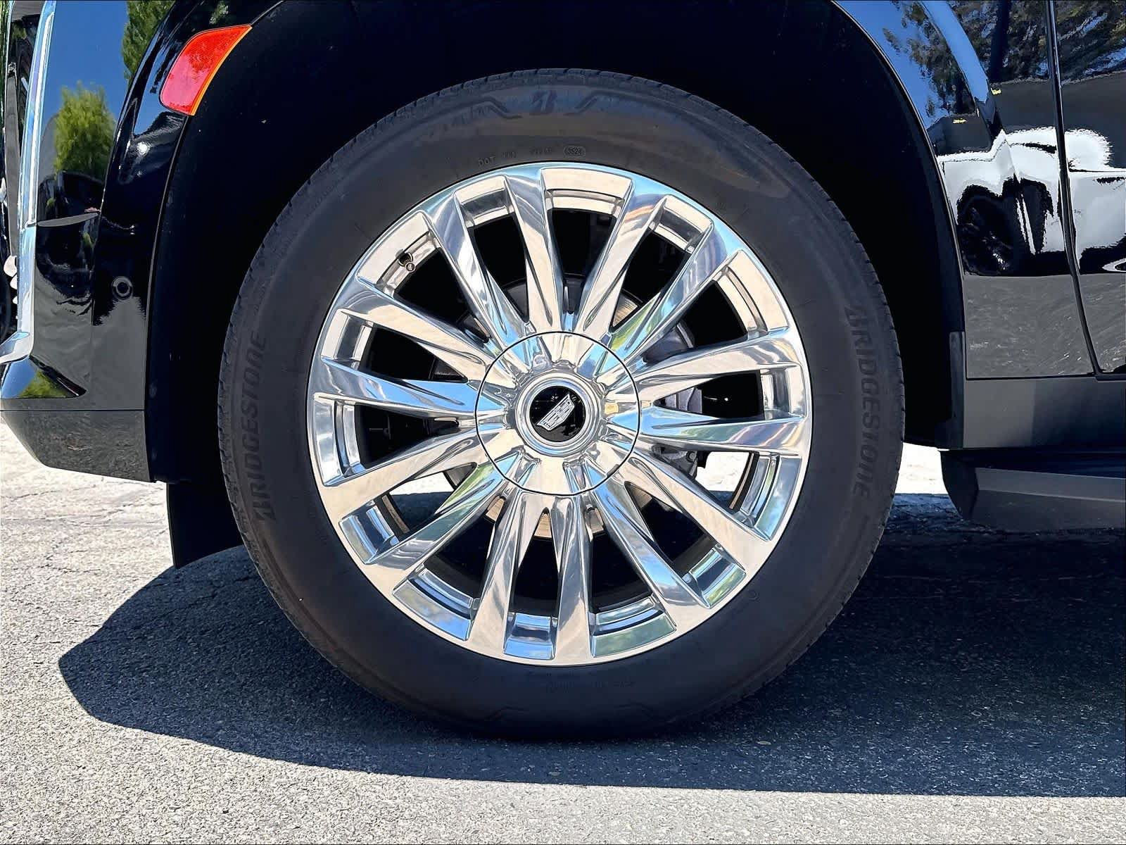 Used 2024 Cadillac Escalade Premium Luxury w/ LPO, Floor Liner Package AWD/4WD image 12