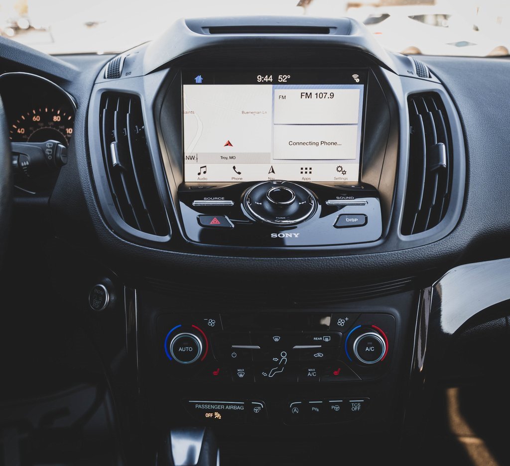 Used 2018 Ford Escape Titanium w/ Ford Safe & Smart Package image 5