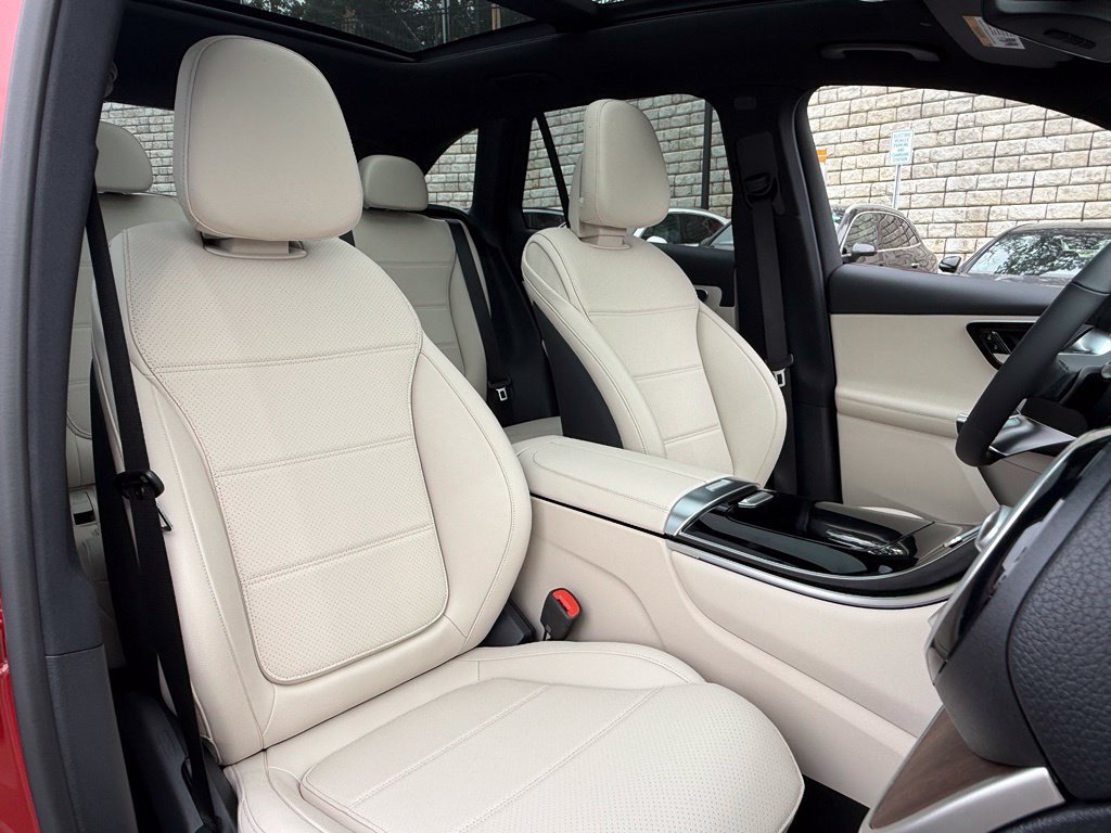 New 2027 Mercedes-Benz GLC 300 4MATIC image 11