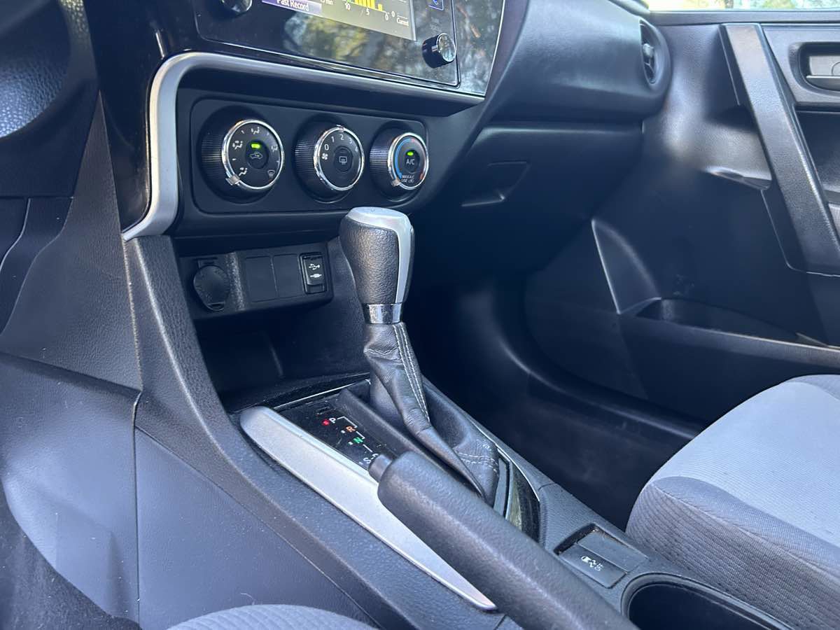 Used 2017 Toyota Corolla L w/ Carpet Mat Package (TMS) FWD image 14