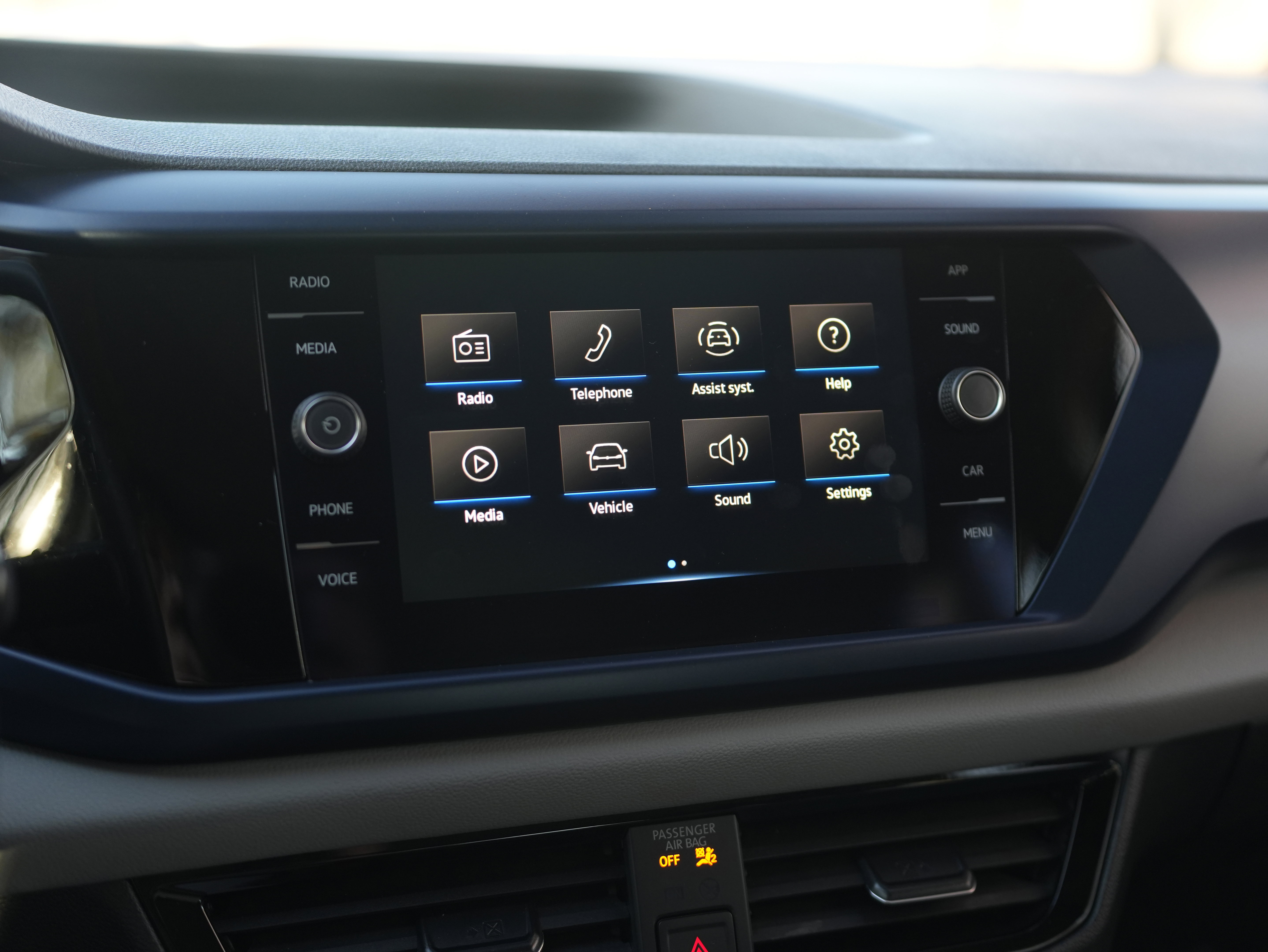 Used 2023 Volkswagen Taos SE w/ Panoramic Sunroof Package image 14