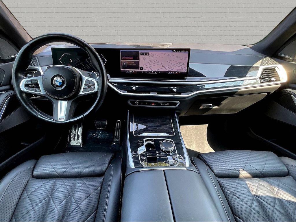 Used 2024 BMW X7 xDrive40i w/ M Sport Package AWD/4WD image 7
