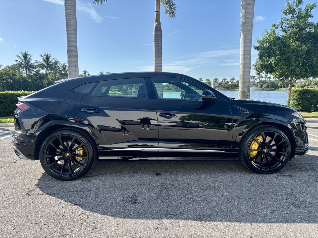 Used 2021 Lamborghini Urus image 5