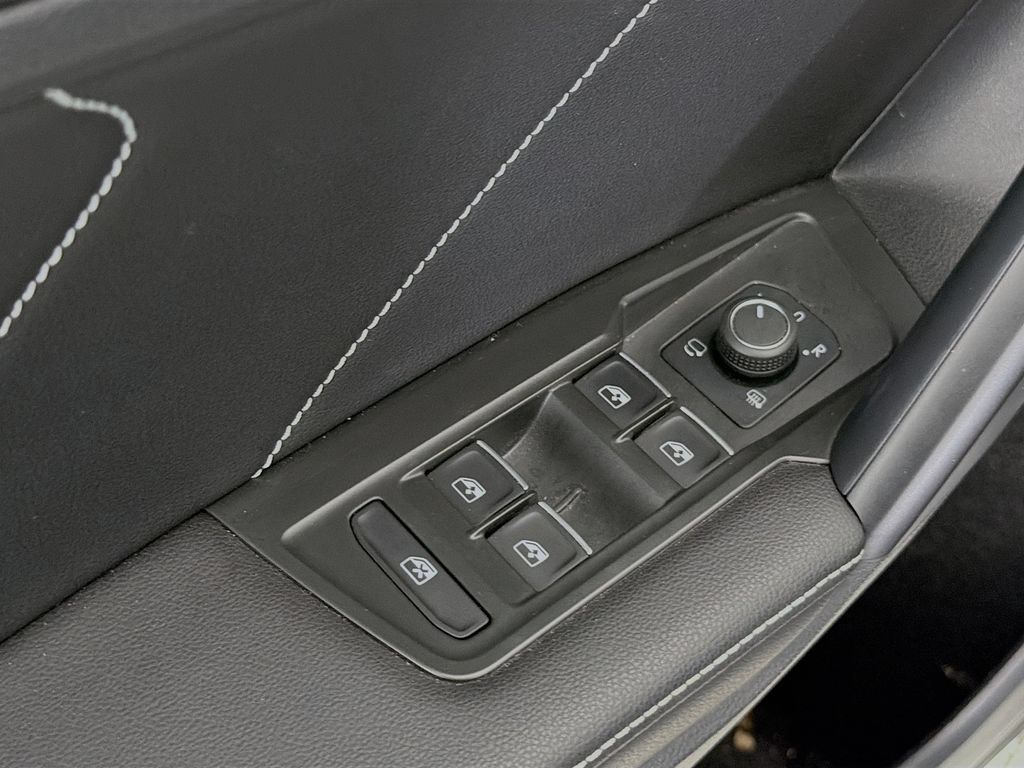 Used 2024 Volkswagen Tiguan SEL R-Line AWD/4WD image 21