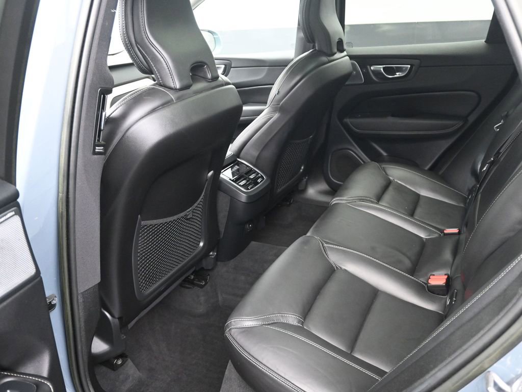 Used 2022 Volvo XC60 B6 Inscription w/ Advanced Package image 13