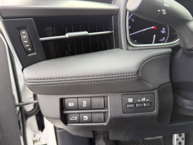 Used 2019 Toyota Avalon XSE w/ All Weather Liner Package image 11